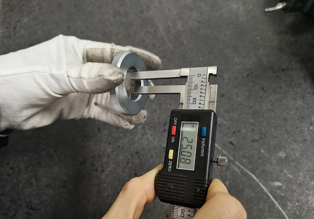 Internal groove digital caliper 1