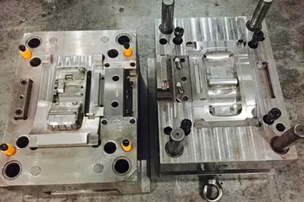 custom-injection-mold-tooling-5