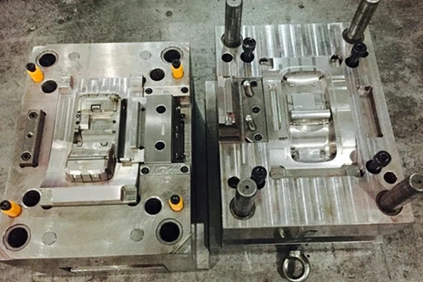 custom-injection-mold-tooling-5